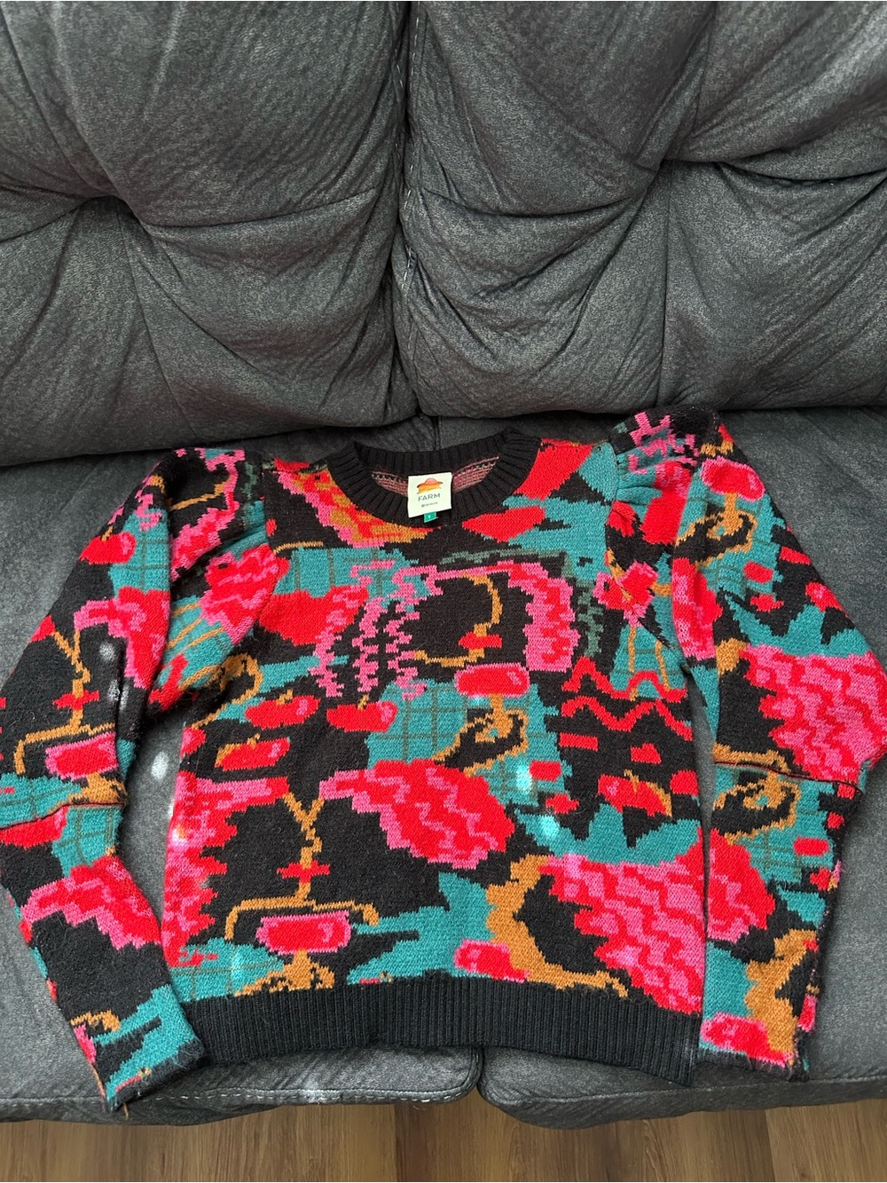 FARM Rio Lovers Apple Abstract Sweater Size Small - Picture 2 of 5